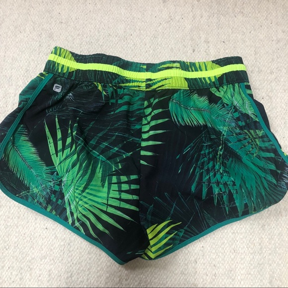 Fabletics green running / work out shorts - Picture 3 of 4